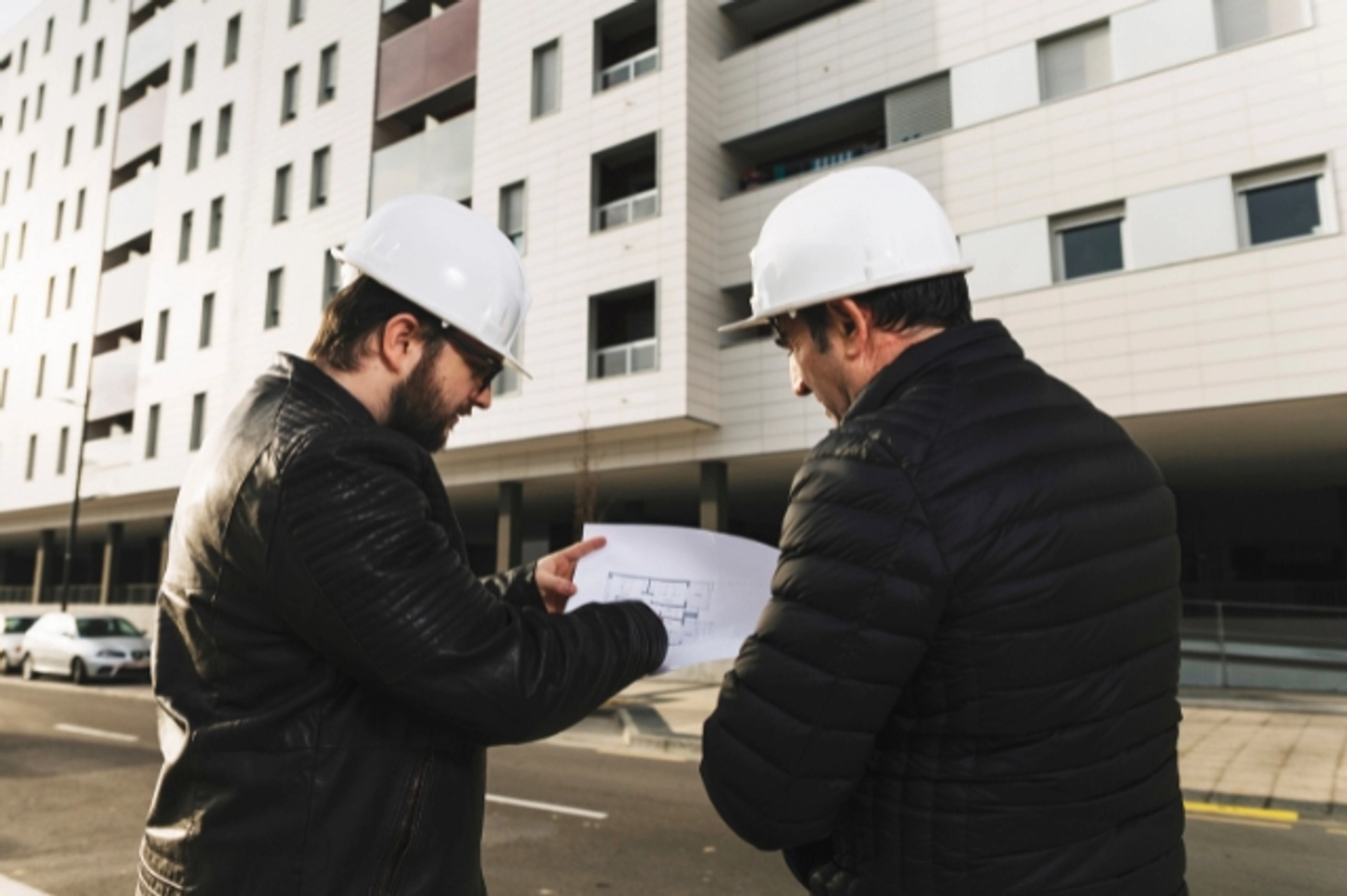 Routine façade maintenance and inspection of commercial building